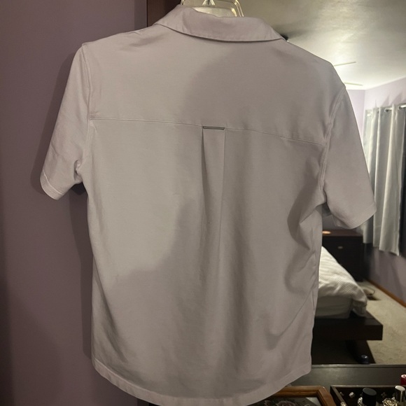 Fabletics Men’s Medium Button Down Shirt Mens‎ (missing one button) White - Picture 4 of 4